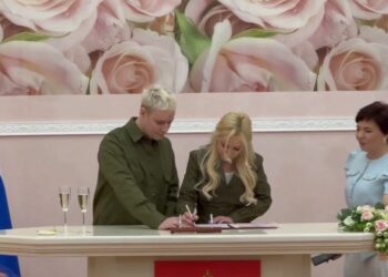 Любовь под звуки Донбасса: Шаман и Екатерина Мизулина поженились в Донецке