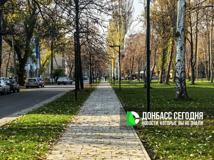 Дончане гуляют в обновлённом парке Гулливер даже в ноябре