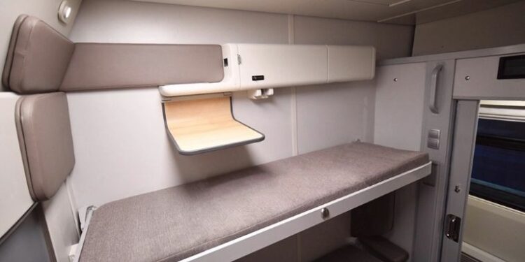 РЖД придумали новый плацкарт без верхних полок