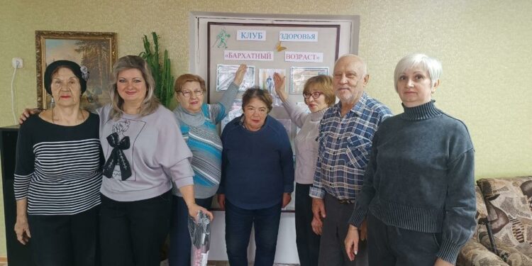 Скандинавская ходьба для старшего поколения: в Горловке запустили новый спортклуб