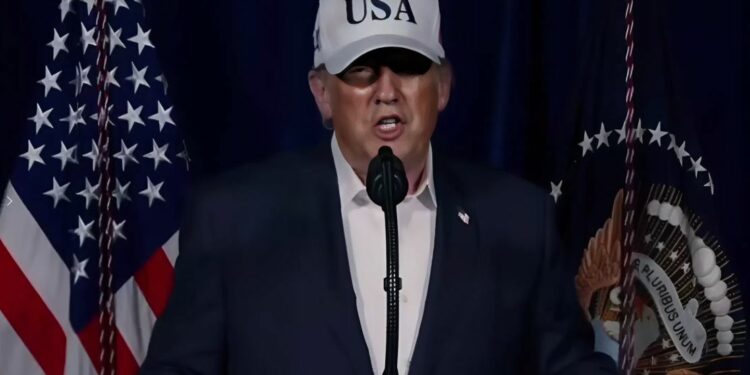 Дональд Трамп объявил о начале военной операции против Ирана: страна под тяжелейшими ракетными ударами США и Израиля