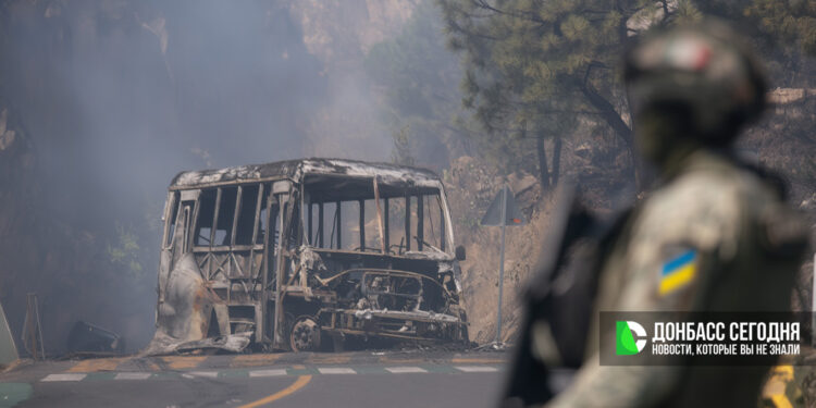 Украинские шевроны заметили среди боевиков в Мексике