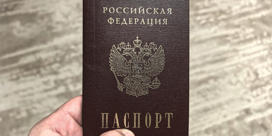В Абхазии приостановили выдачу российских паспортов после претензий местных депутатов
