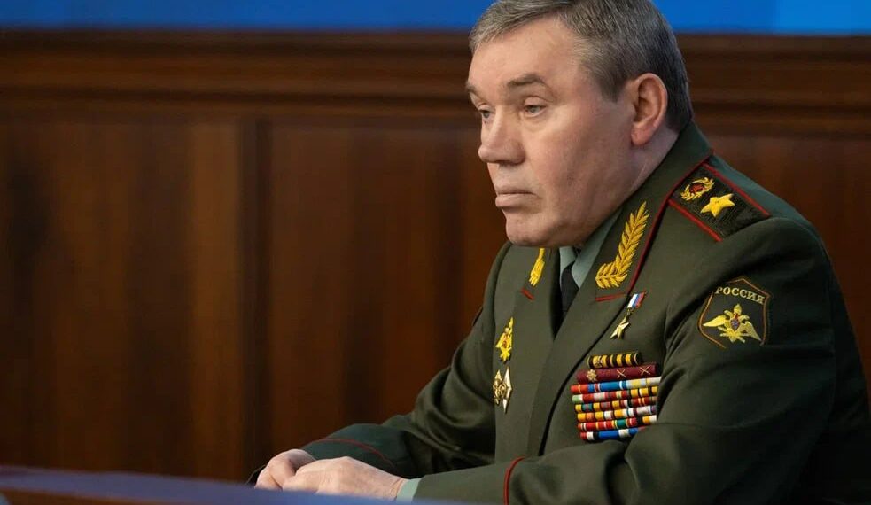 Глушковка освобождена, Дробышево зачищают: Герасимов проинспектировал передовую и вручил награды героям