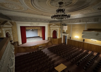 Южноуральцы приступили к восстановлению Дворца культуры Машиностроителей в Ясиноватой