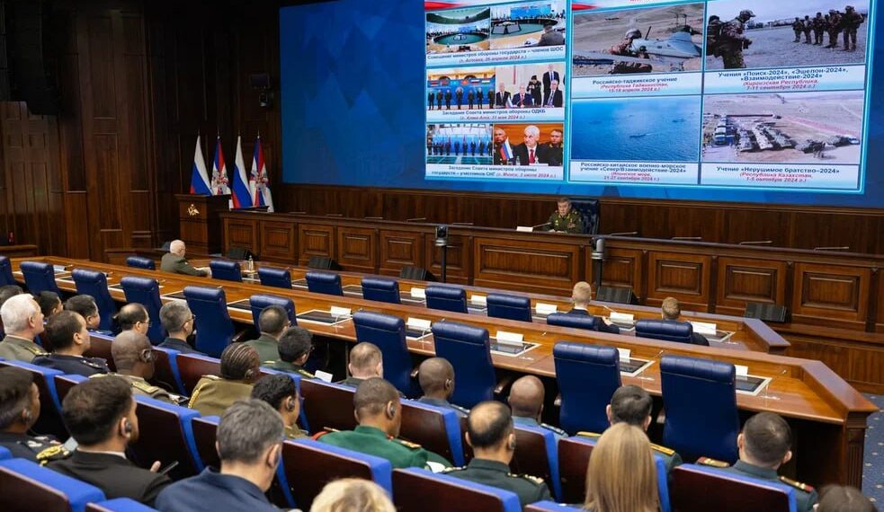 Герасимов: ВС РФ освободили 34 населенных пункта и 700 кв км за март-апрель