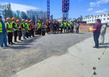 В Мариуполе продолжают проводить встречи с трудовыми мигрантами на стройках