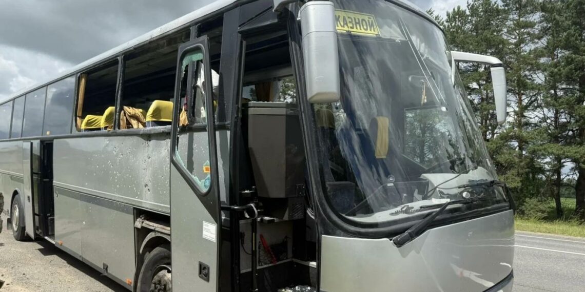 Пострадавшие дети из автобуса в Брянской области получили осколочные ранения