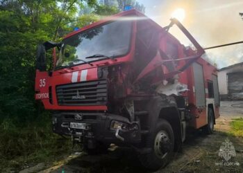 В Горловке ВСУ ранили спасателя МЧС во время тушения пожара
