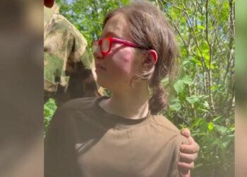 Бойцы 77-го мотострелкового полка спасли 10-летнюю Софию из подвала в Константиновке