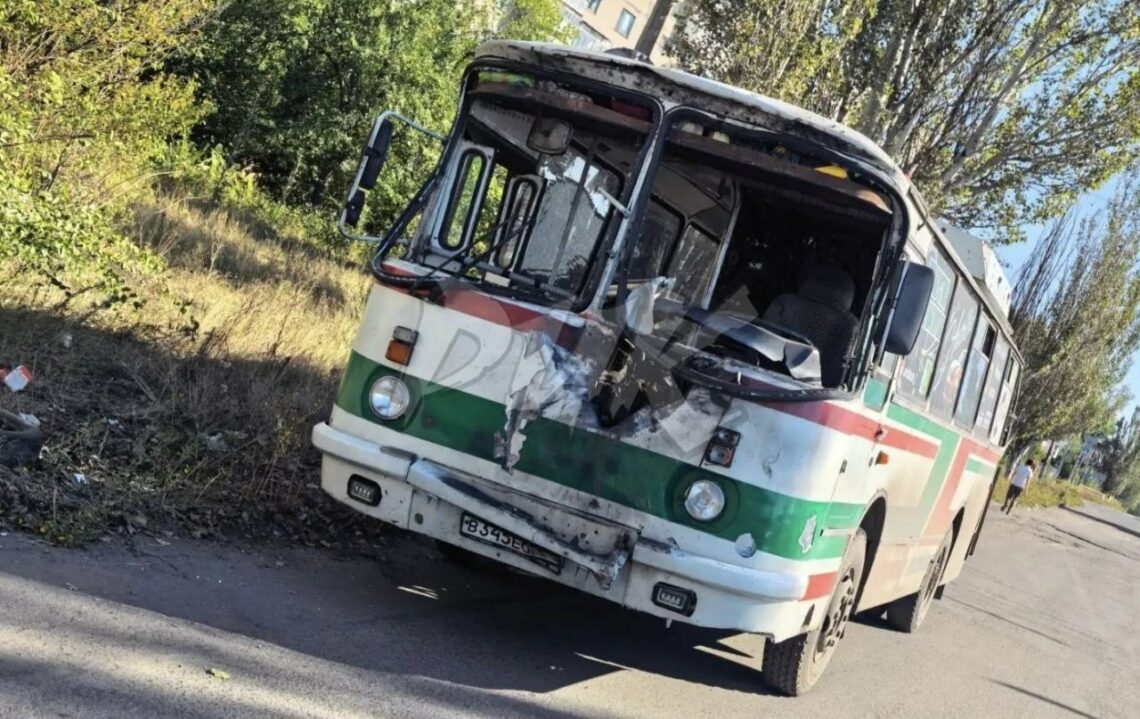 Террористы снова ударили по пассажирскому автобусу в Горловке