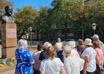 Пенсионерам Енакиева показали Енакиево