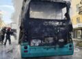 Горящий автобус в центре Донецка: водитель и пассажиры спаслись сами
